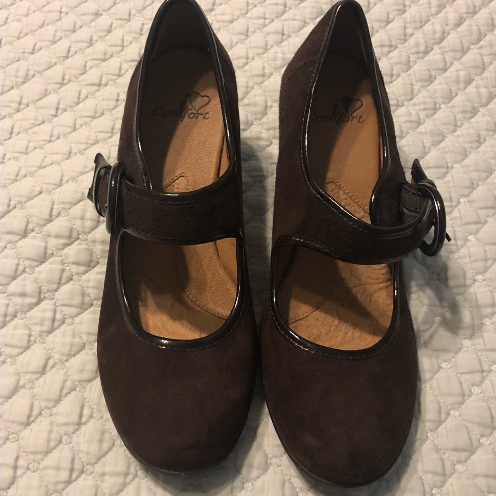Dress shoes